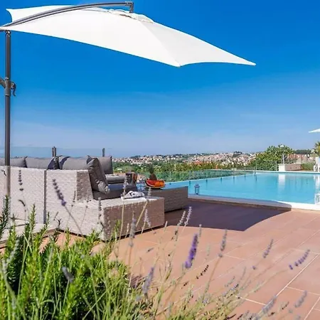 Casta Villa *