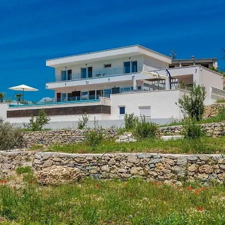 Casta Villa Podstrana