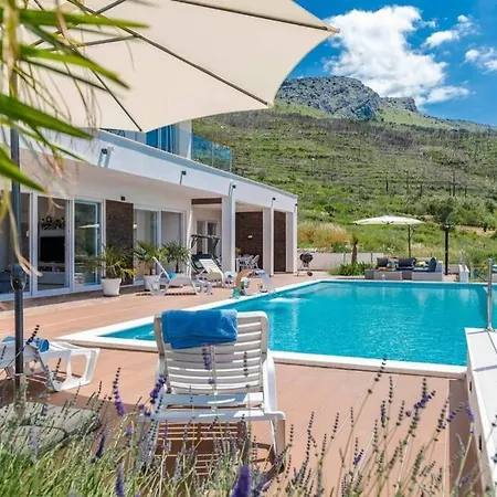 Casta Villa
